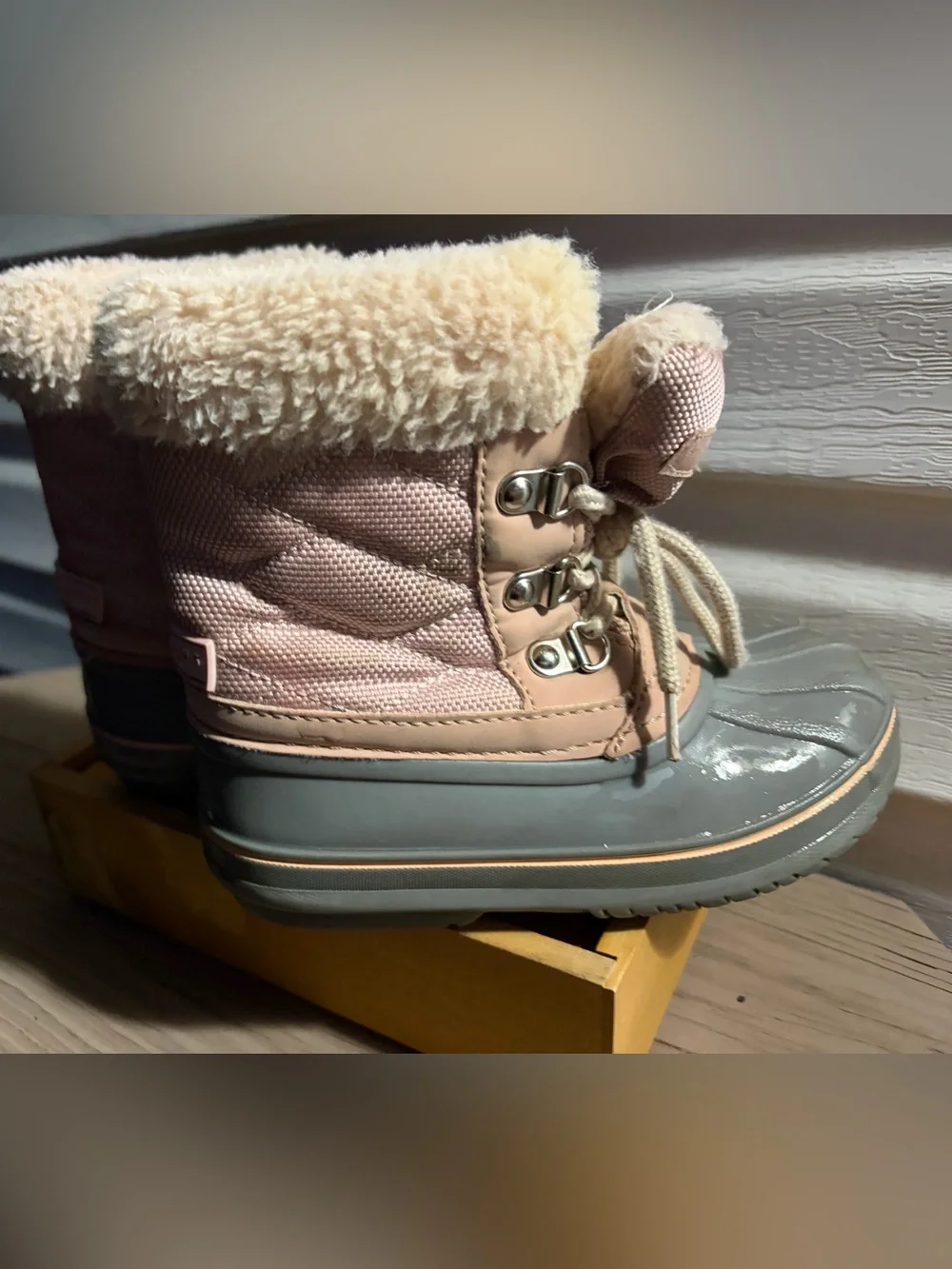 London Fog Lil Kennington Girls Pink Gray Faux Fur Snow Boots Size 9